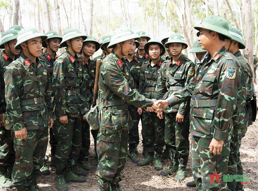 Hoa điểm mười ở “tám chín hai”