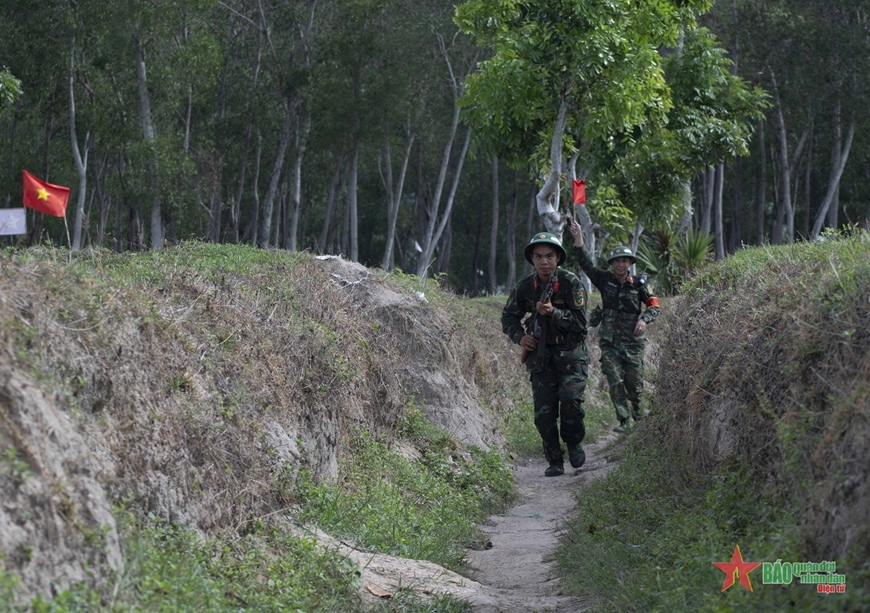 Hoa điểm mười ở “tám chín hai”