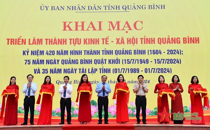 ​Khai mạc Triển lãm "Quảng Bình hào khí 420 năm"