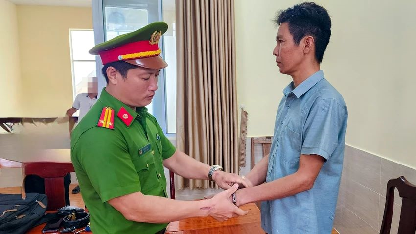Kiên Giang: Bắt tạm giam cán bộ địa chính và nguyên Chủ tịch UBND xã ở Phú Quốc