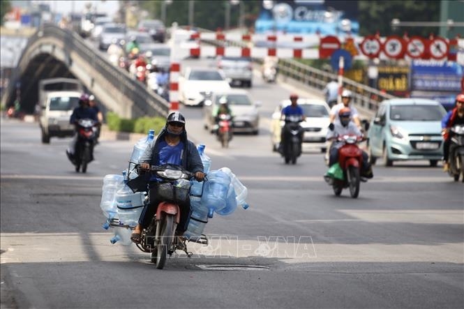 Thời tiết hôm nay (3-6): Bắc Bộ và Trung Bộ nắng nóng gay gắt