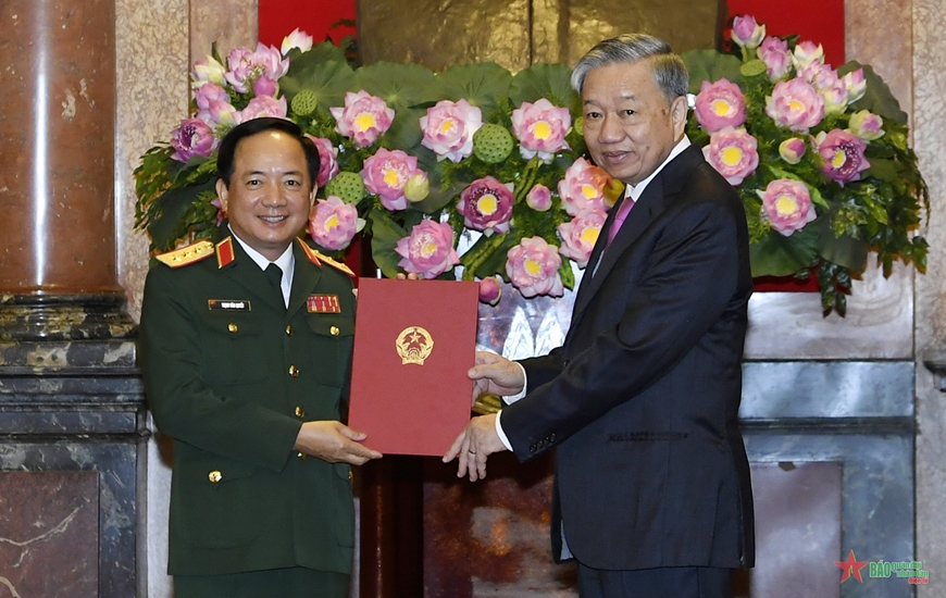 Chủ tịch nước trao quyết định bổ nhiệm Thượng tướng Trịnh Văn Quyết giữ chức Chủ nhiệm Tổng cục Chính trị Quân đội nhân dân Việt Nam