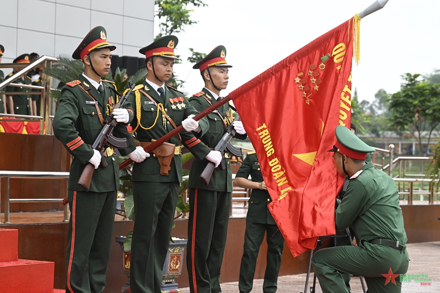 View - 	Thượng tướng Trịnh Văn Quyết dự Lễ tuyên thệ chiến sĩ mới