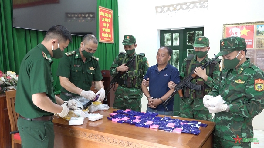 Bắt giữ đối tượng người Lào vận chuyển khối lượng lớn ma túy
