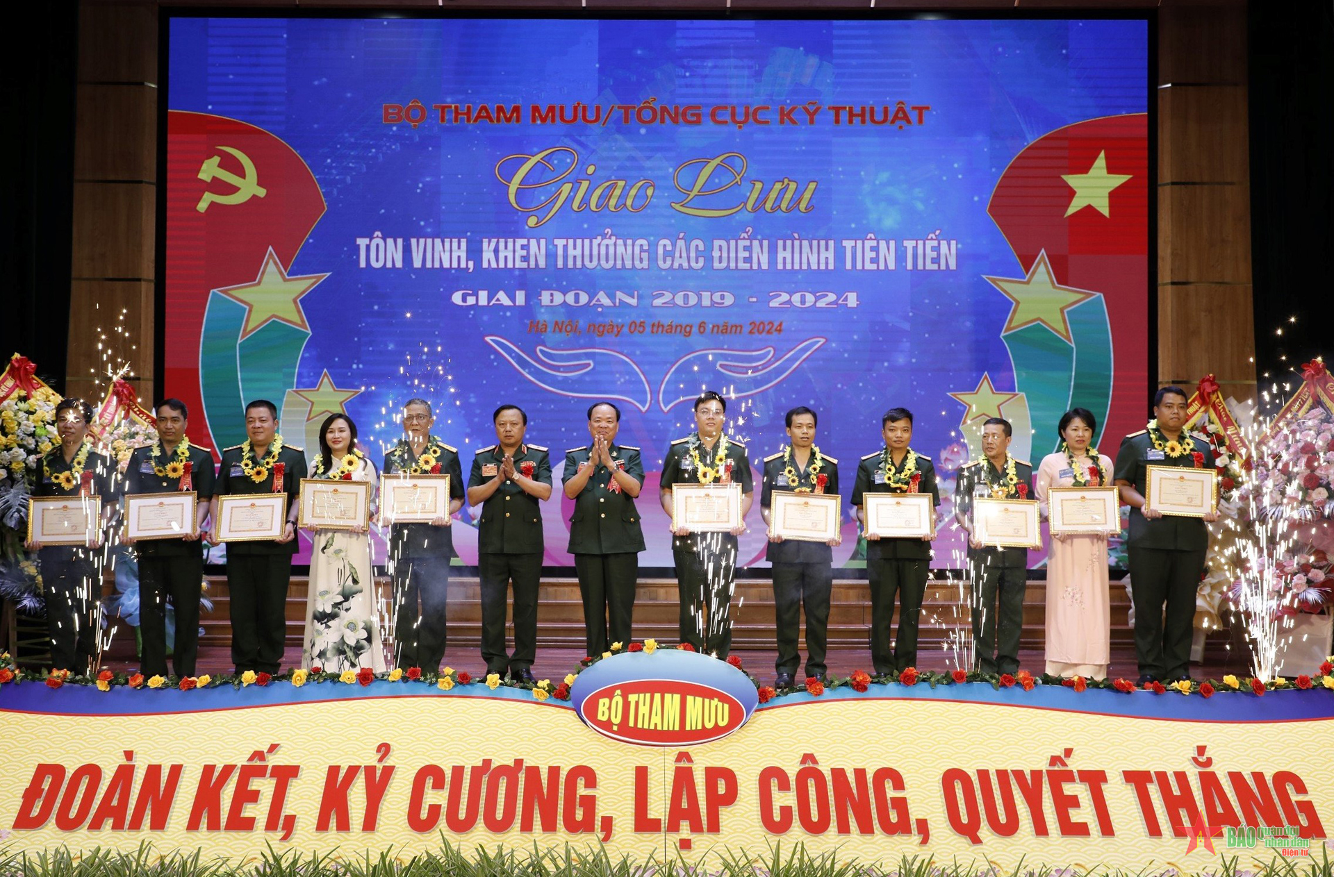 Bộ Tham mưu Tổng cục Kỹ thuật tôn vinh, khen thưởng điển hình tiên tiến