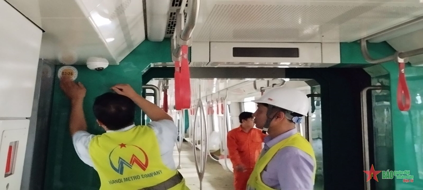 Các đoàn tàu metro Nhổn - Ga Hà Nội vượt qua đăng kiểm