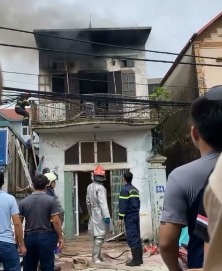 Hà Nội: Kịp thời dập tắt vụ cháy ngôi nhà 2 tầng ở xã Tả Thanh Oai (Thanh Trì)
