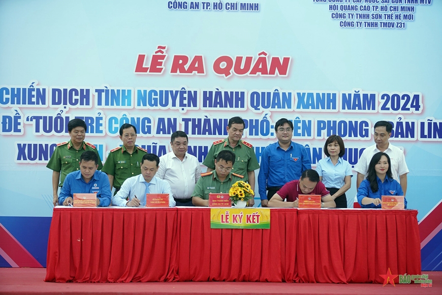 Công an TP Hồ Chí Minh ra quân chiến dịch tình nguyện Hành quân xanh