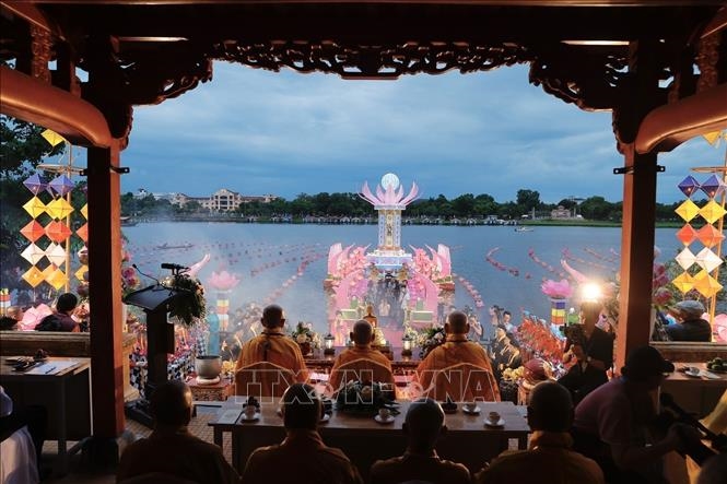 Thừa Thiên Huế: Lễ hội hoa đăng trên sông Hương