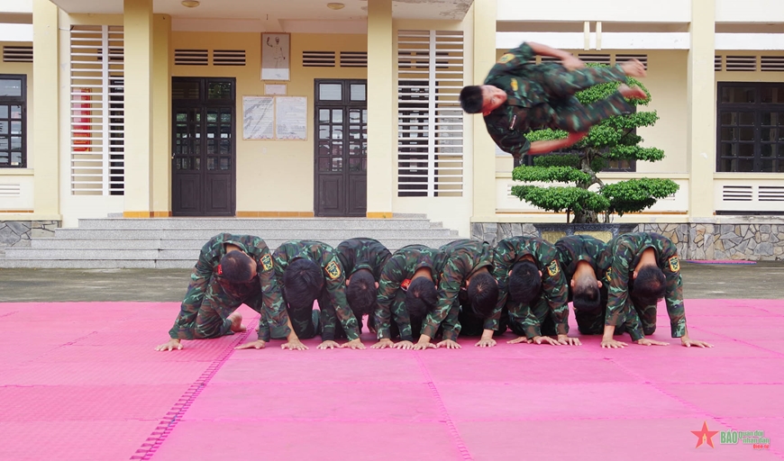 Bộ đội Đặc công Quân khu 7 khổ luyện để lập công