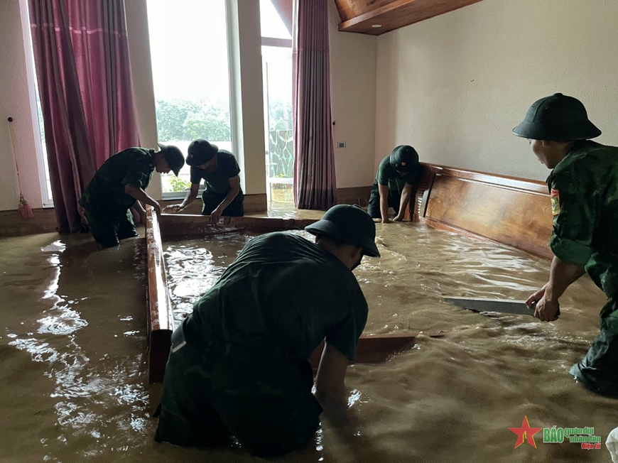 View - 	Bộ đội Biên phòng tỉnh Hà Giang khẩn trương khắc phục hậu quả mưa lũ