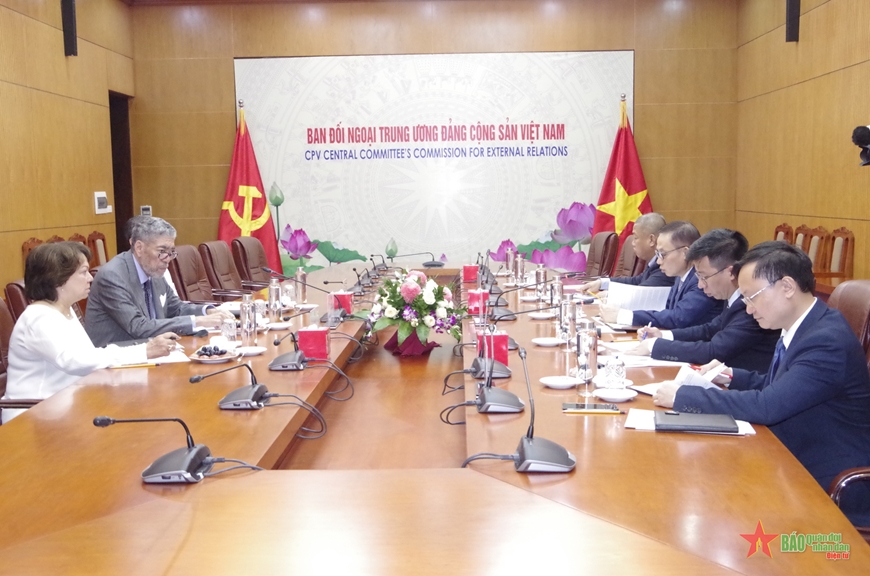 Thường trực Ban Bí thư Lương Cường tiếp đoàn Đảng Phong trào Cánh tả Thống nhất Cộng hòa Dominicana