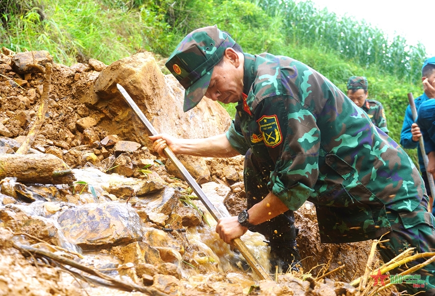 Hà Giang: Quân đội tích cực hỗ trợ người dân khắc phục hậu quả thiên tai, ổn định cuộc sống