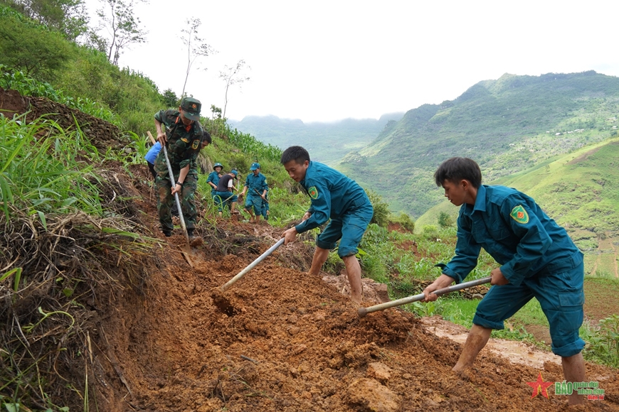 Hà Giang: Quân đội tích cực hỗ trợ người dân khắc phục hậu quả thiên tai, ổn định cuộc sống