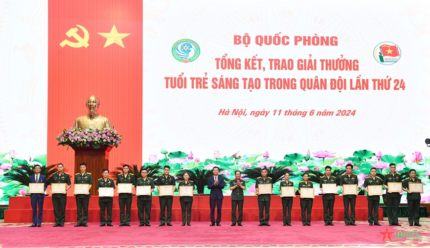 Đại tướng Phan Văn Giang: Có sáng tạo, tuổi trẻ Quân đội mới có thể phát triển công nghiệp quốc phòng, ứng dụng khoa học công nghệ vào thực tiễn huấn luyện, sẵn sàng chiến đấu