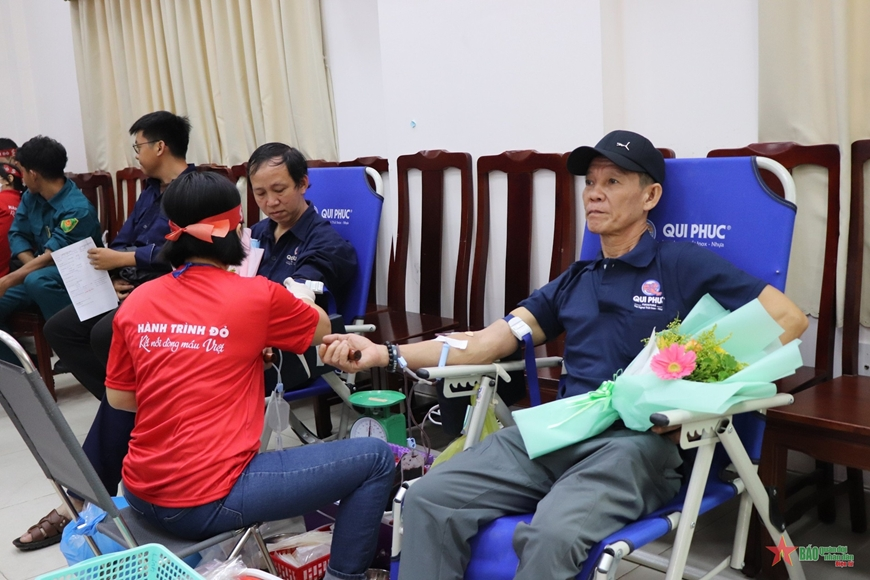 Hành trình đỏ, trao ngàn giọt hồng 