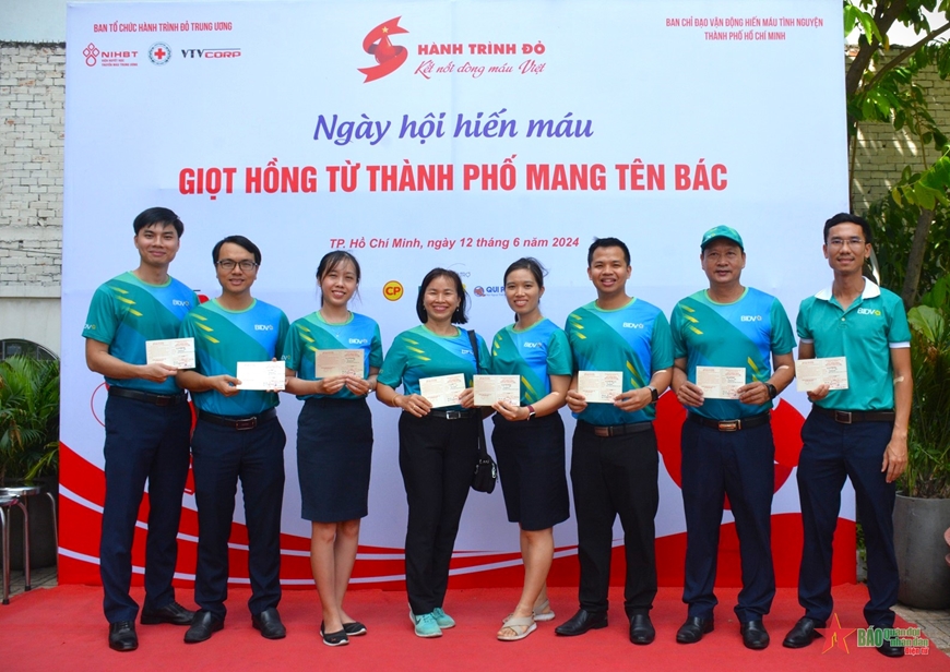 Hành trình đỏ, trao ngàn giọt hồng