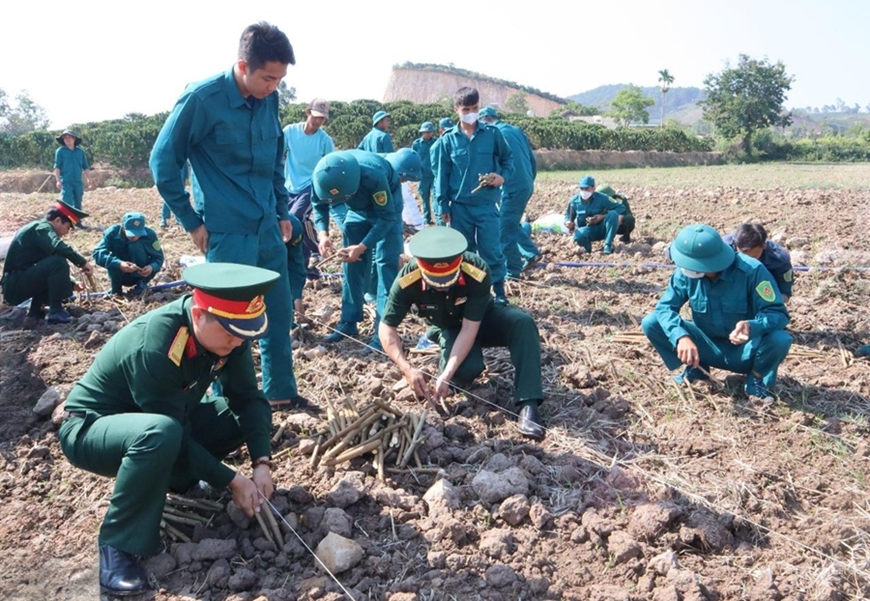 Chung sức, đồng lòng huy động nguồn lực giúp dân