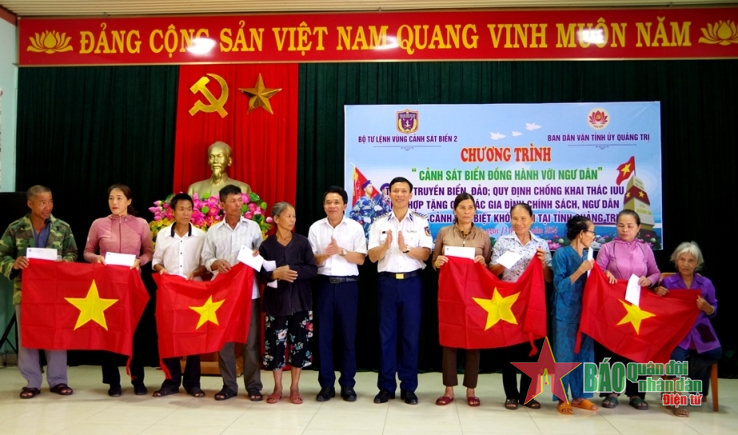 Vùng Cảnh sát biển 2 đồng hành với đồng bào tôn giáo Quảng Trị