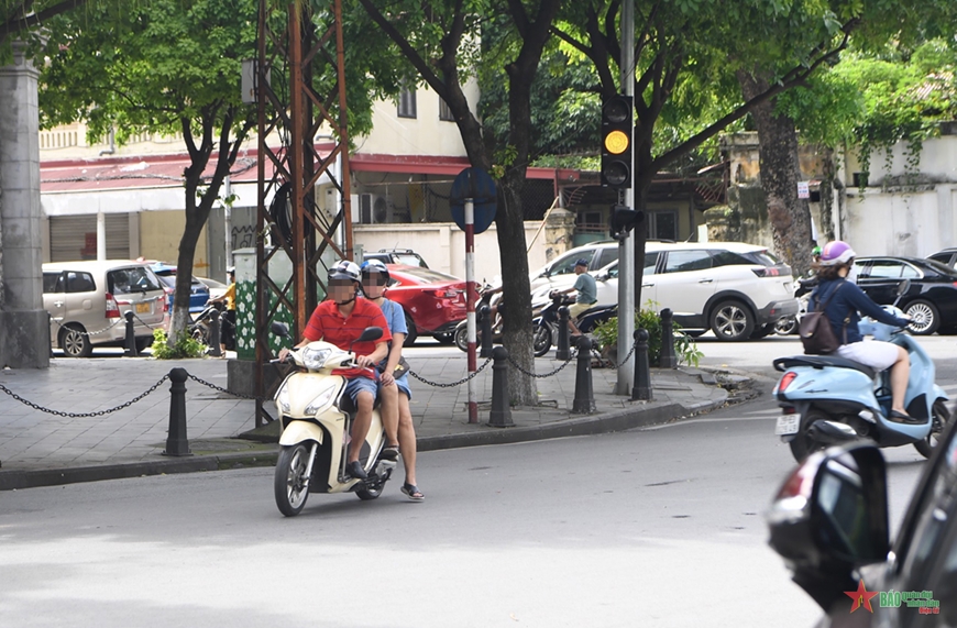 Hà Nội: Tổ công tác đặc biệt tăng cường xử lý các trường hợp vi phạm trật tự an toàn giao thông