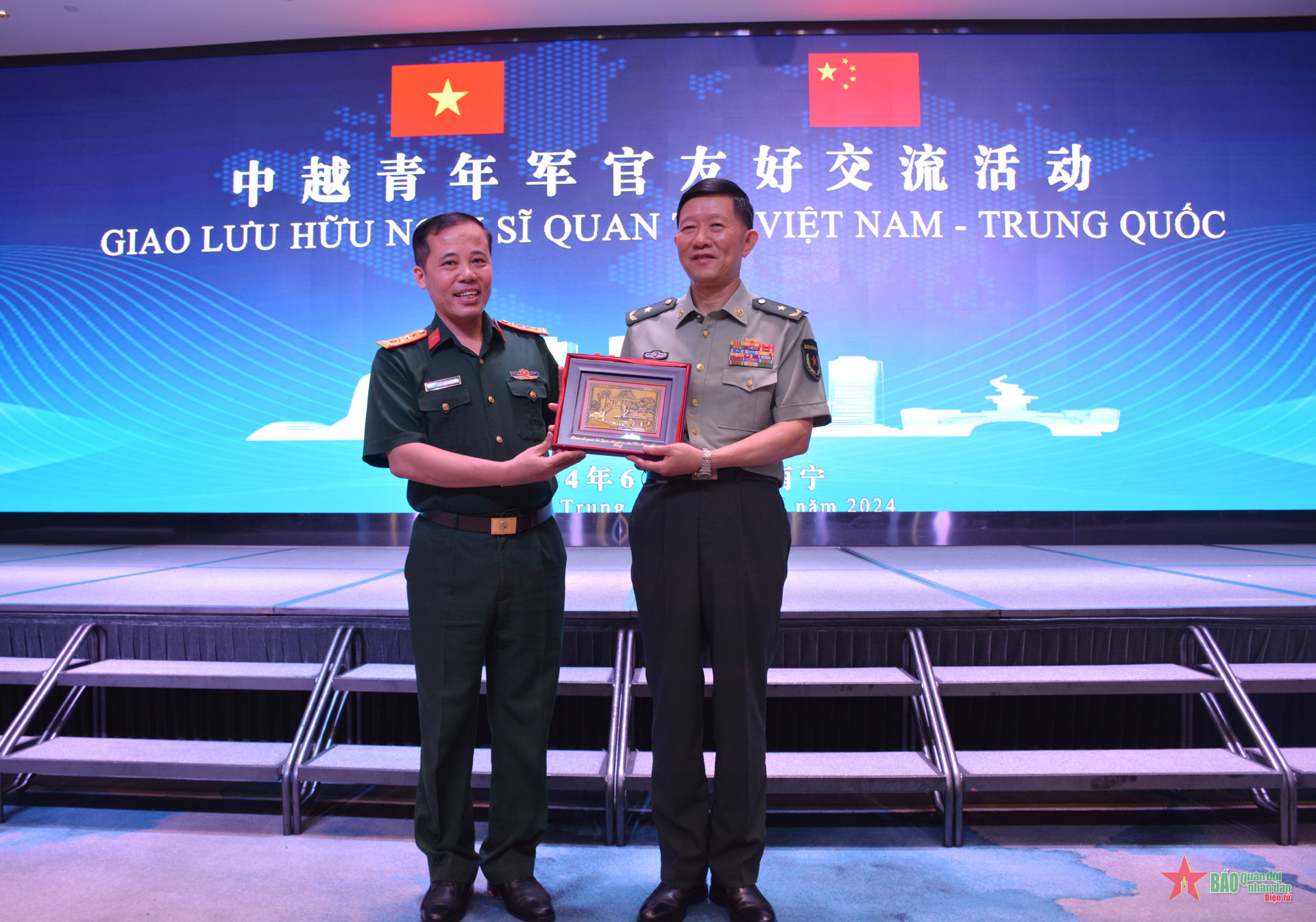 Bắt đầu Chương trình giao lưu sĩ quan trẻ Việt Nam - Trung Quốc năm 2024