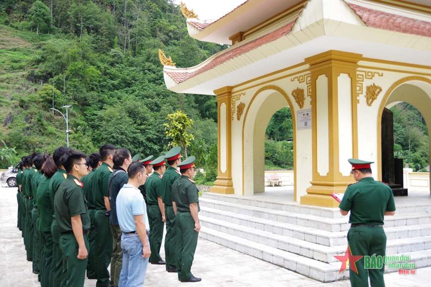 Viện Vật lý kỹ thuật tổ chức hoạt động “Tiếp bước đến trường” tại Lào Cai