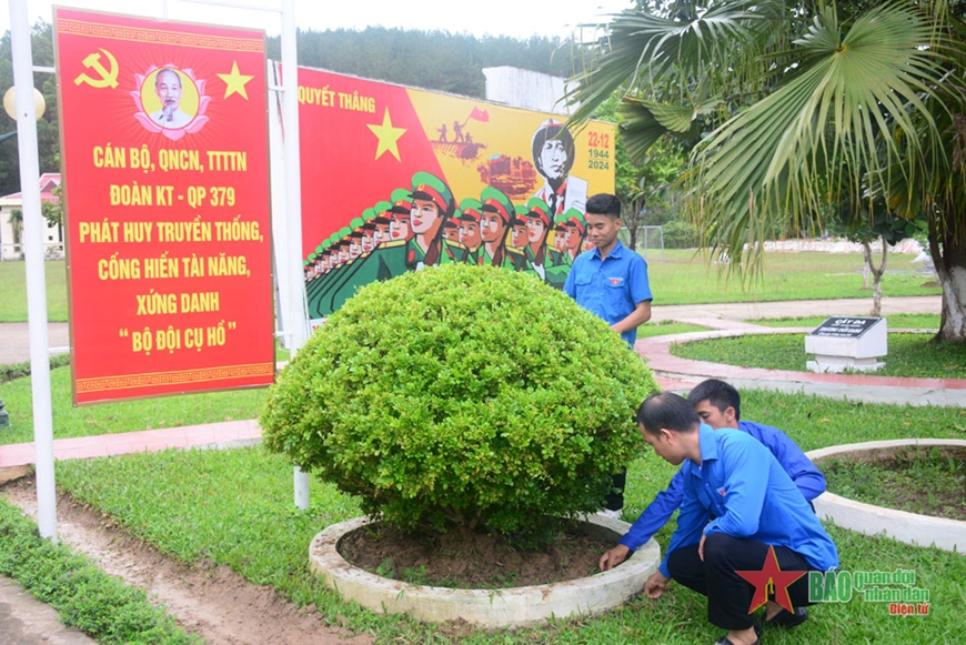 Trí thức trẻ tình nguyện xây dựng cảnh quan, môi trường