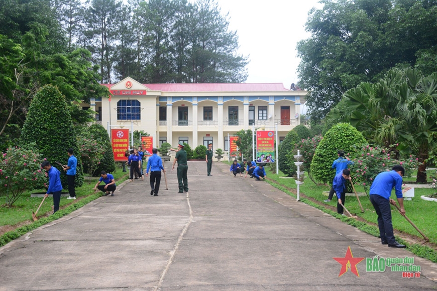 Trí thức trẻ tình nguyện xây dựng cảnh quan, môi trường
