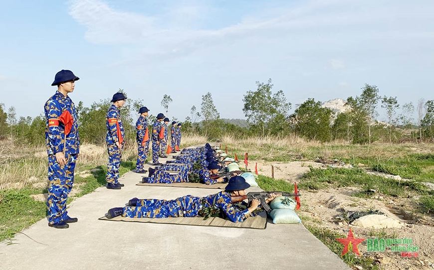 Trung đoàn 251 (Vùng 2 Hải quân) kiểm tra bắn đạn thật đạt kết quả khá