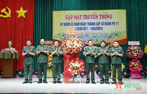 Lữ đoàn 71 (Quân đoàn 4) gặp mặt kỷ niệm ngày truyền thống