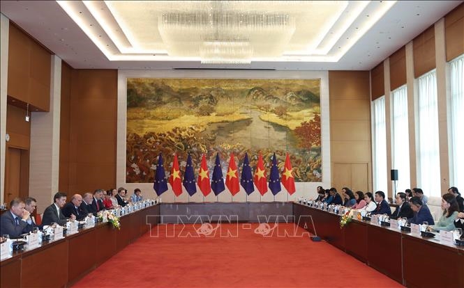 Chủ tịch Quốc hội Trần Thanh Mẫn tiếp Đại sứ EU và Đại sứ, Đại biện các nước thành viên EU