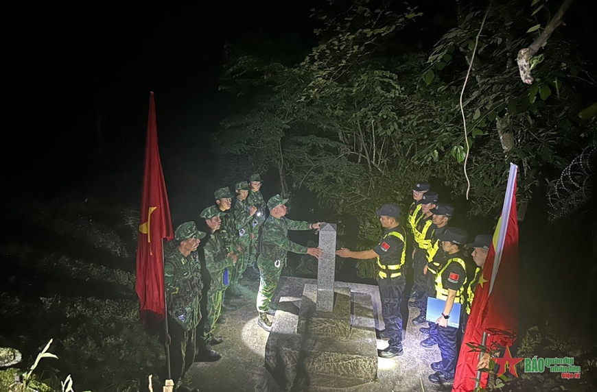 Tuần tra, kiểm soát liên hợp, thực thi pháp luật trên biên giới ban đêm