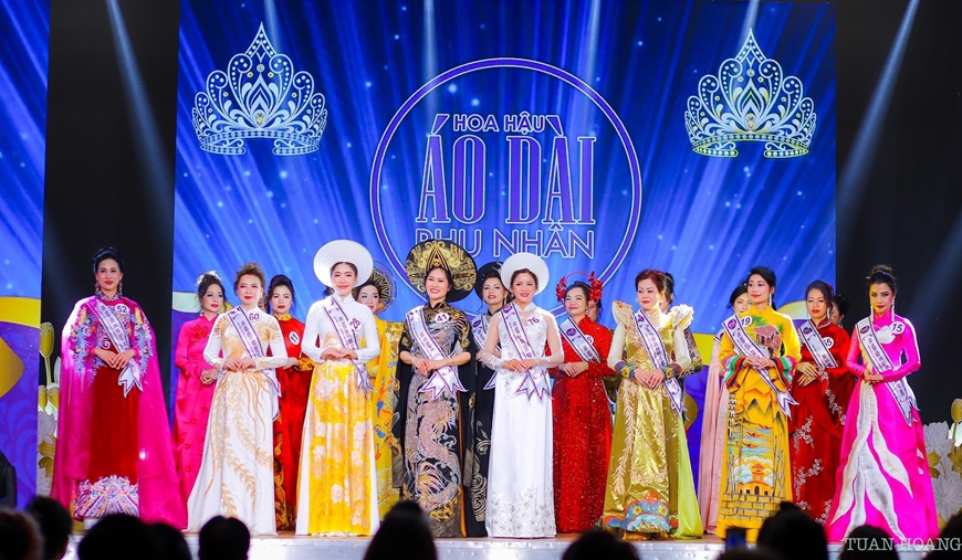 Hoa hậu Áo dài Phu nhân toàn châu Âu thuộc về người đẹp đến từ Anh và Ba Lan