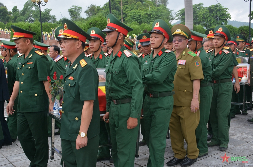 View - 	Điện Biên án táng 12 hài cốt liệt sĩ quân tình nguyện Việt Nam