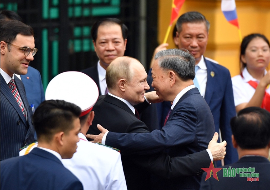 Chủ tịch nước Tô Lâm chủ trì lễ đón cấp Nhà nước Tổng thống Liên bang Nga Vladimir Putin