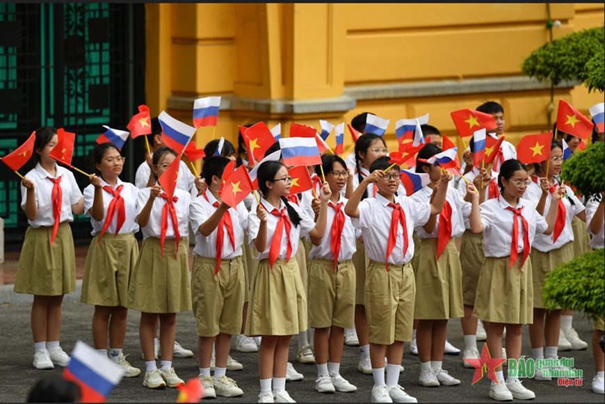 Chủ tịch nước Tô Lâm chủ trì lễ đón cấp Nhà nước Tổng thống Liên bang Nga Vladimir Putin