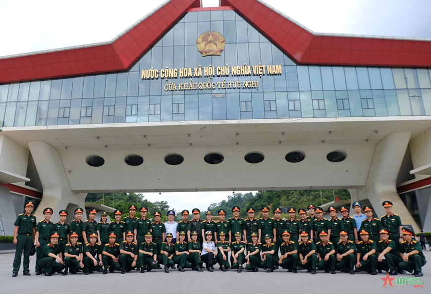 Chương trình giao lưu sĩ quan trẻ Việt Nam-Trung Quốc năm 2024 thành công tốt đẹp