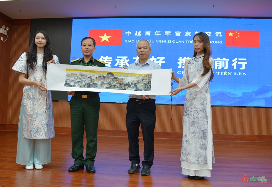 Chương trình giao lưu sĩ quan trẻ Việt Nam-Trung Quốc năm 2024 thành công tốt đẹp