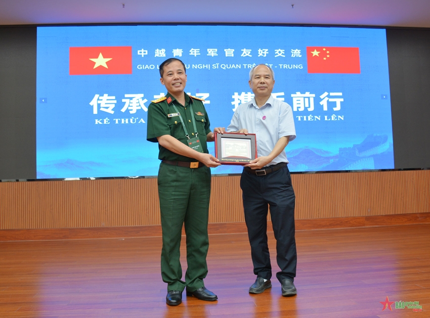 Chương trình giao lưu sĩ quan trẻ Việt Nam-Trung Quốc năm 2024 thành công tốt đẹp