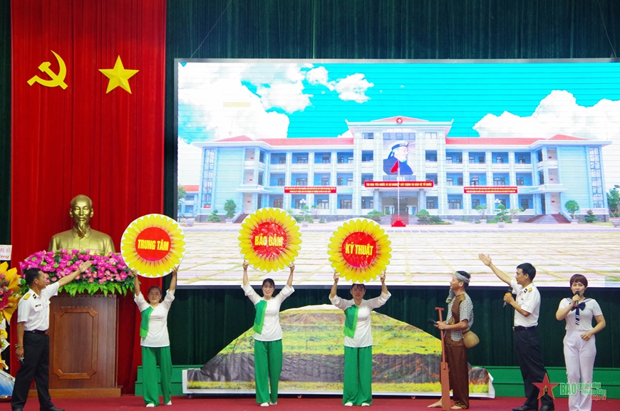 Nhiều tiết mục đặc sắc tại chương trình giao lưu hát ru, hát dân ca cụm lực lượng Hải quân 2