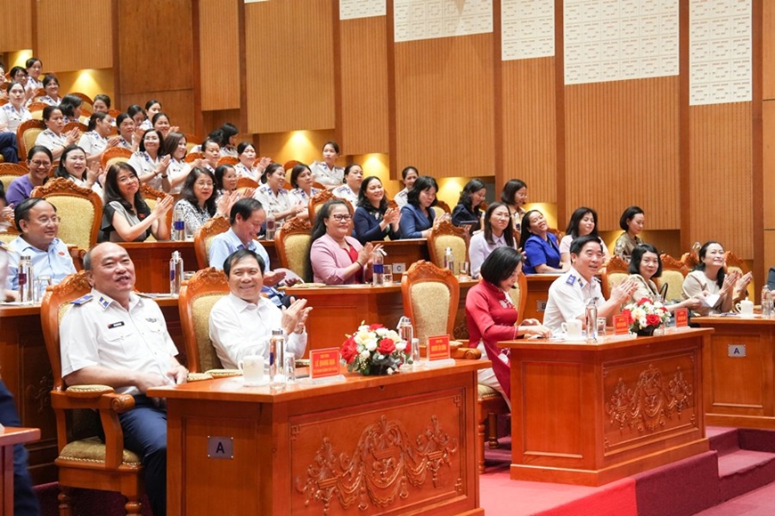 Phó chủ tịch Quốc hội Nguyễn Thị Thanh thăm Bộ tư lệnh Cảnh sát biển Việt Nam