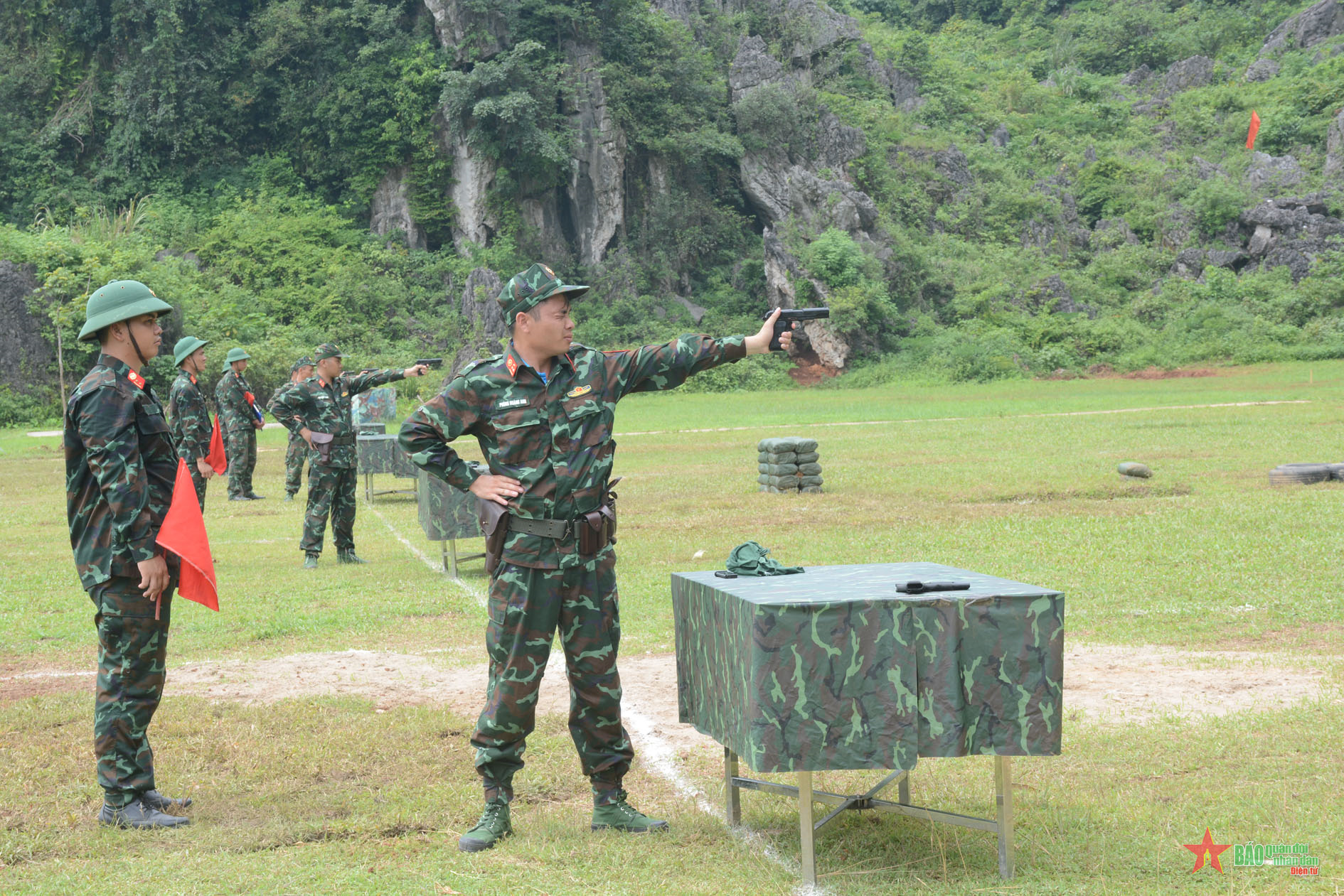 Binh chủng Thông tin liên lạc khai mạc Hội thao thể dục thể thao, bắn súng quân dụng năm 2024