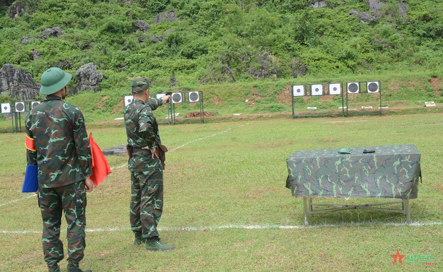 View - 	Binh chủng Thông tin liên lạc khai mạc Hội thao thể dục thể thao