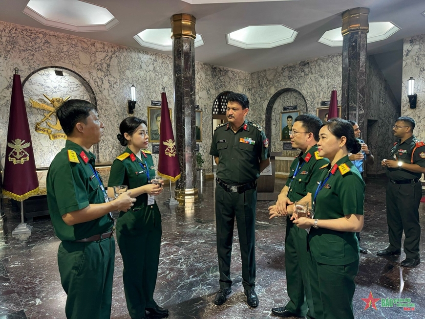 View - 	Đoàn sĩ quan trẻ Việt Nam tiếp tục các hoạt động giao lưu tại Ấn Độ