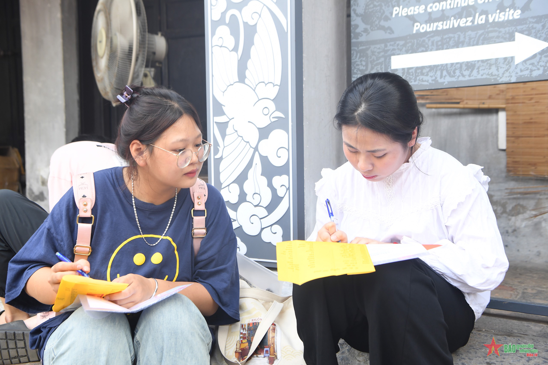 Sĩ tử đổ về Văn Miếu - Quốc Tử Giám cầu may