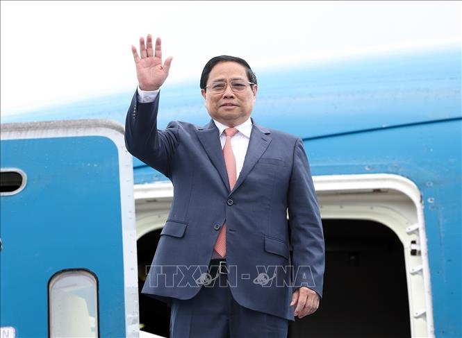Thủ tướng Phạm Minh Chính tới Trung Quốc bắt đầu tham dự Hội nghị WEF Đại Liên