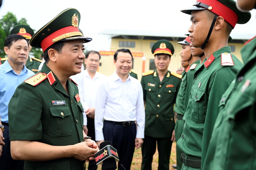 Đổi mới, nâng cao hiệu quả hoạt động công tác Đảng, công tác chính trị đáp ứng yêu cầu xây dựng Quân đội tinh nhuệ về chính trị trong tình hình mới