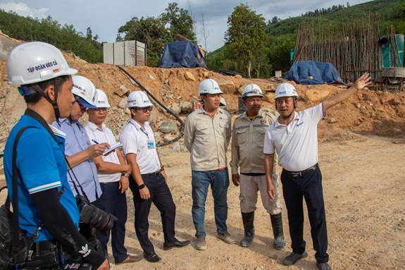 Nỗ lực thi công, bảo đảm tiến độ hầm Phương Hoàng thuộc cao tốc Khánh Hòa - Buôn Ma Thuột