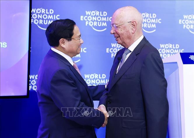 Thủ tướng Phạm Minh Chính đối thoại với lãnh đạo các tập đoàn lớn của WEF