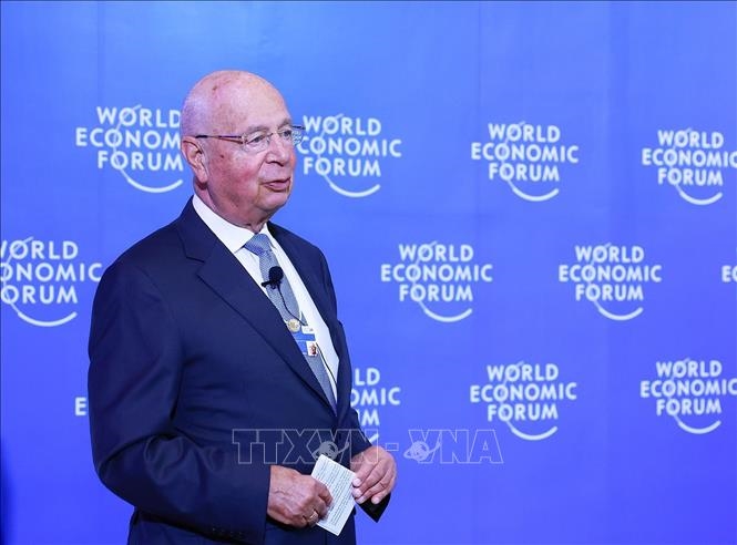 Thủ tướng Phạm Minh Chính đối thoại với lãnh đạo các tập đoàn lớn của WEF